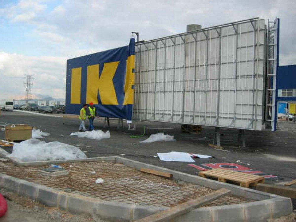 Monopostes IKEA Murcia | ICÓNICA | Expertos en rotulación en Vitoria-Gasteiz