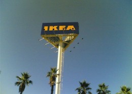 Monopostes IKEA Sevilla | ICÓNICA | Expertos en rotulación en Vitoria-Gasteiz