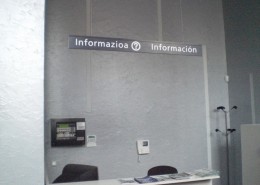 Señalética Ayuntamiento de Vitoria-Gasteiz | ICÓNICA | Rótulos en Vitoria-Gasteiz | Expertos en rotulación