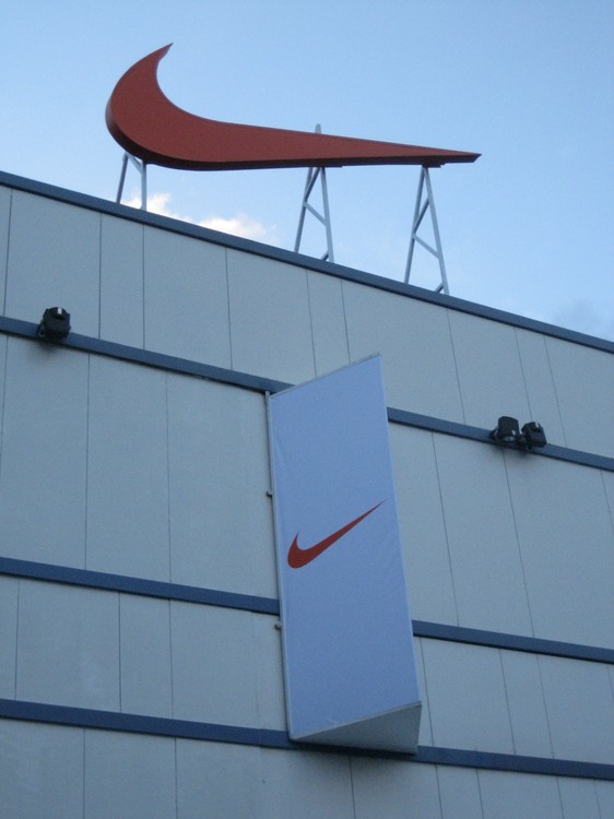 rotulos luminosos nike barakaldo